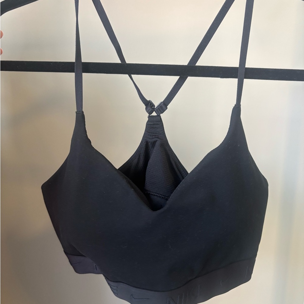 Nike Black Sports Bra with Adjustable Straps size Medium - Removable Pads